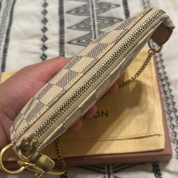 Louis Vuitton Mini Pochette Azur - Picture 3 of 14